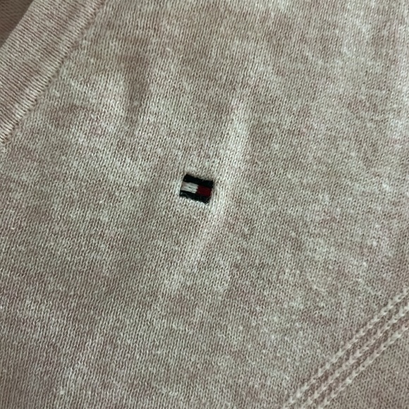 Tommy Hilfiger women’s size small baby pink long sleeve sweater v-neck - Picture 3 of 6